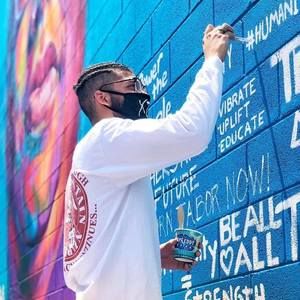 Meet your Posher, Avery